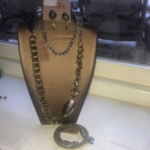 Necklace, earring and bracelet